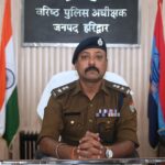 भगवानपुर के टकाभरी गांव में पत्नी को परेशान करने पर  पति ने की थी महंत बृजेश दास की हत्या, दंपत्ति सहित तीन गिरफ्तार, एस एस पी ने किया खुलासा