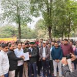 हरिद्वार जिला अधिकारी कार्यालय पर उत्तराखंड डिप्लोमा इंजीनियर महासंघ का ज़ोरदार प्रदर्शन, एडीएम को सौंपा ज्ञापन